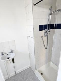 131a Percy Road, Twickenham, TW2 6HT
