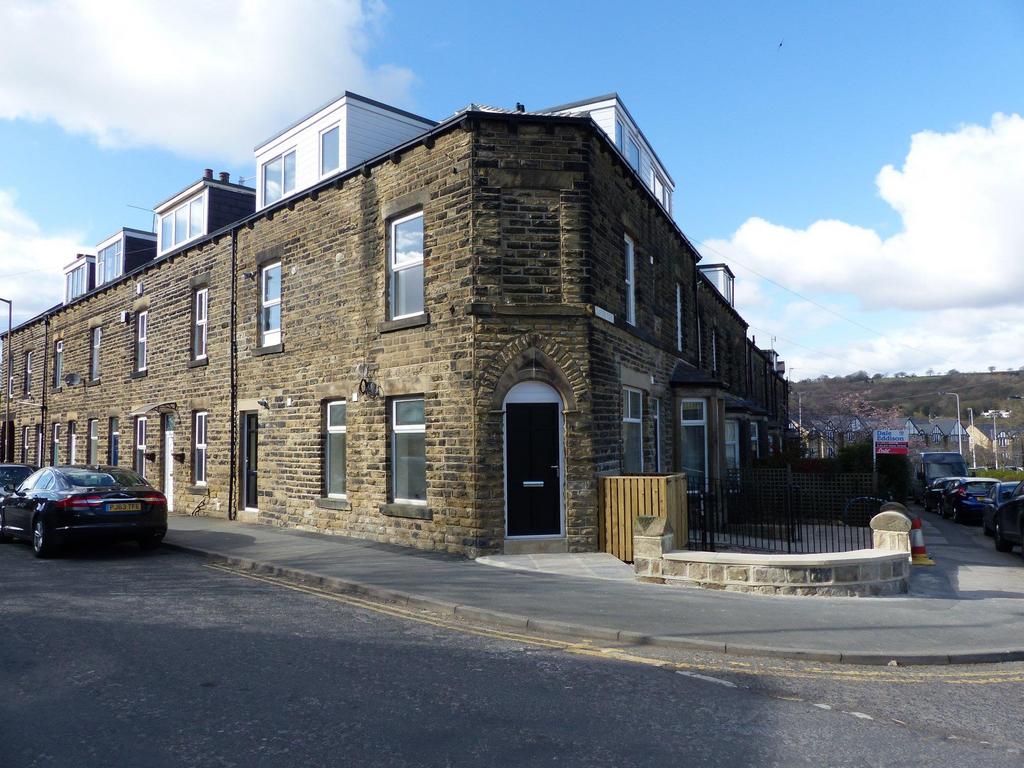 Little Lane, Ilkley, West Yorkshire... 2 bed flat to rent £695 pcm (£