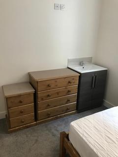 1 bedroom in a house share to rent, Blandford Road, Poole BH15