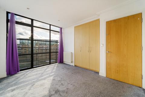 2 bedroom apartment for sale, Soap House Lane, Brentford, TW8