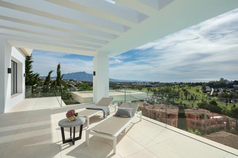 7 bedroom villa, El Paraiso, Estepona, Spain