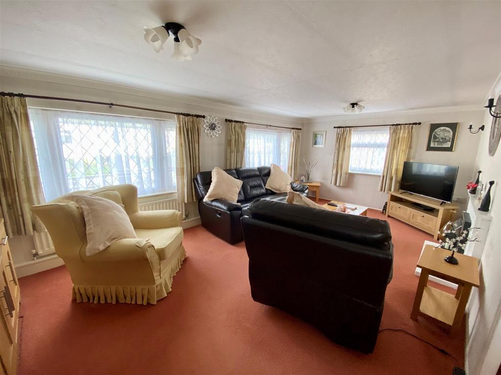 Gresham Close, Towngate Wood Park, Tonbridge, Kent 2 bed park home for sale £230,000