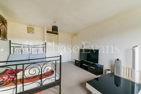 6 Loxley Close, London, SE26 5DU