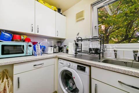 6 Loxley Close, London, SE26 5DU