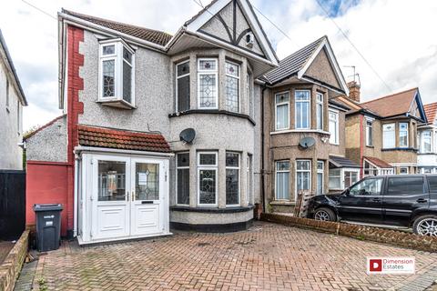4 bedroom terraced house to rent, Beehive Lane, Gantshill, Redbridge, Essex, IG4
