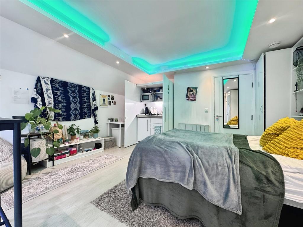 Apartment in London - View 2