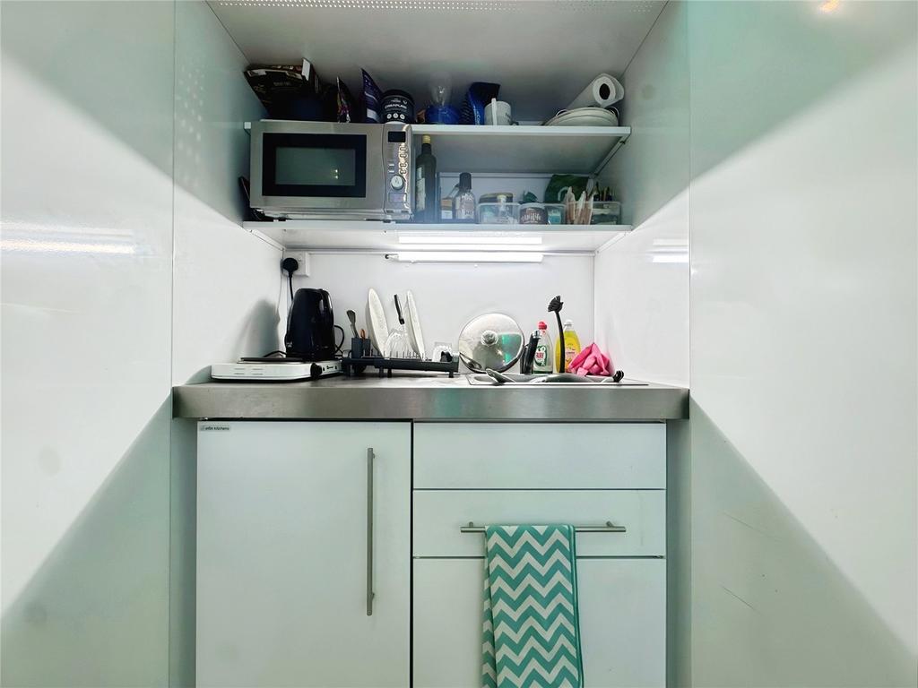 Apartment in London - View 3