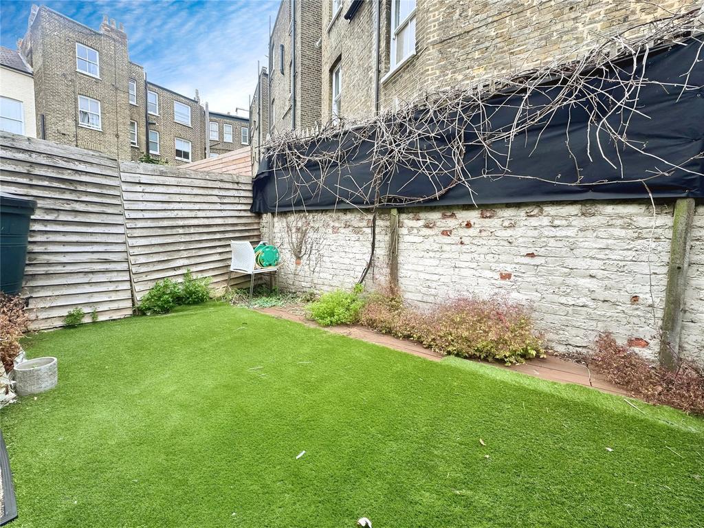 Apartment in London - View 5