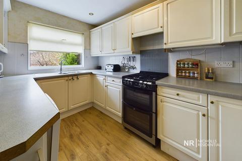 18 Hillcrest Close, Epsom, KT18 5JY