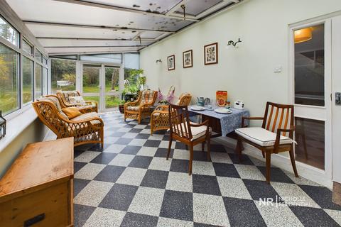 18 Hillcrest Close, Epsom, KT18 5JY