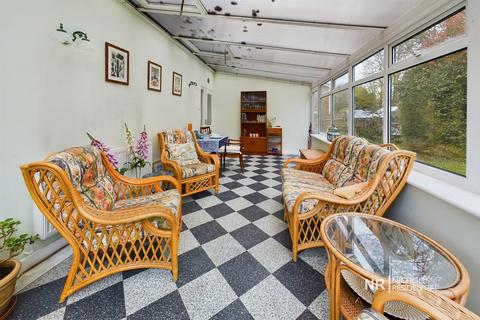 18 Hillcrest Close, Epsom, KT18 5JY