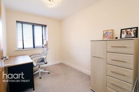 3 bedroom semi-detached house for sale - Brockmoor Close, Burton On Trent