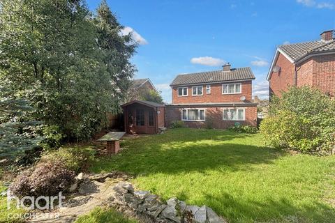 3 bedroom detached house for sale, St Dominic Road, Colchester