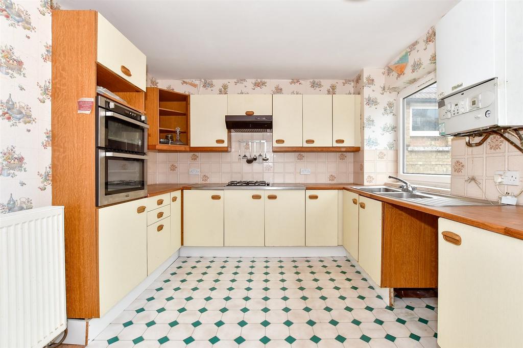 Road, Ramsgate, Kent 3 bed semidetached house for sale £300,000