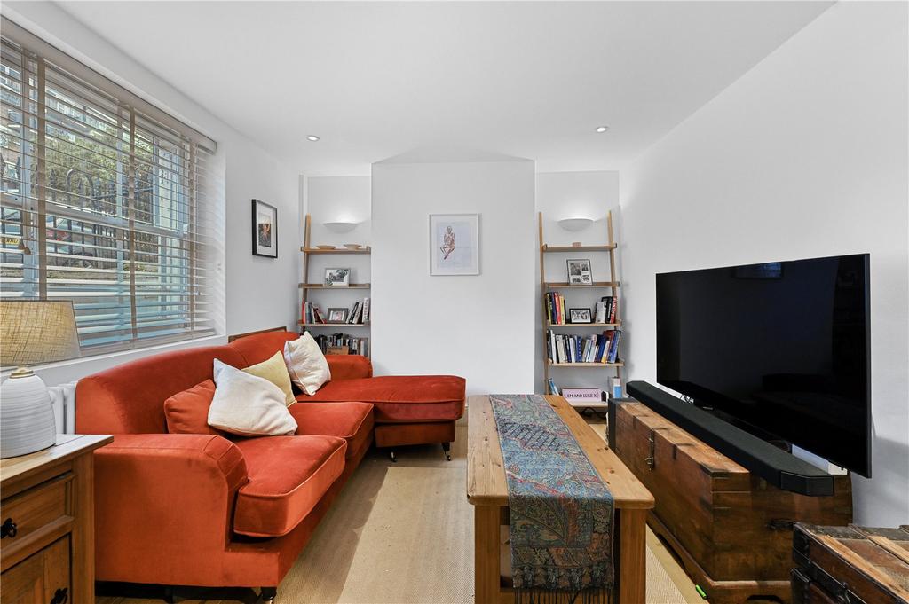 Reception/Bedroom