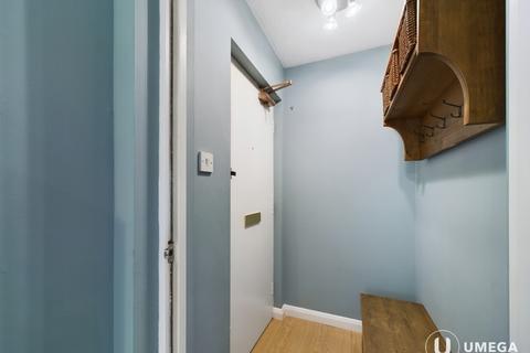 2 bedroom flat to rent, Huntingdon Place, Bellevue, Edinburgh, EH7