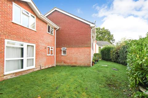 33 Birch Grove, Hook, RG27 9RJ