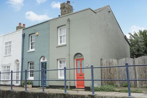 2 bedroom end of terrace house for sale, Island Wall, Whitstable, CT5