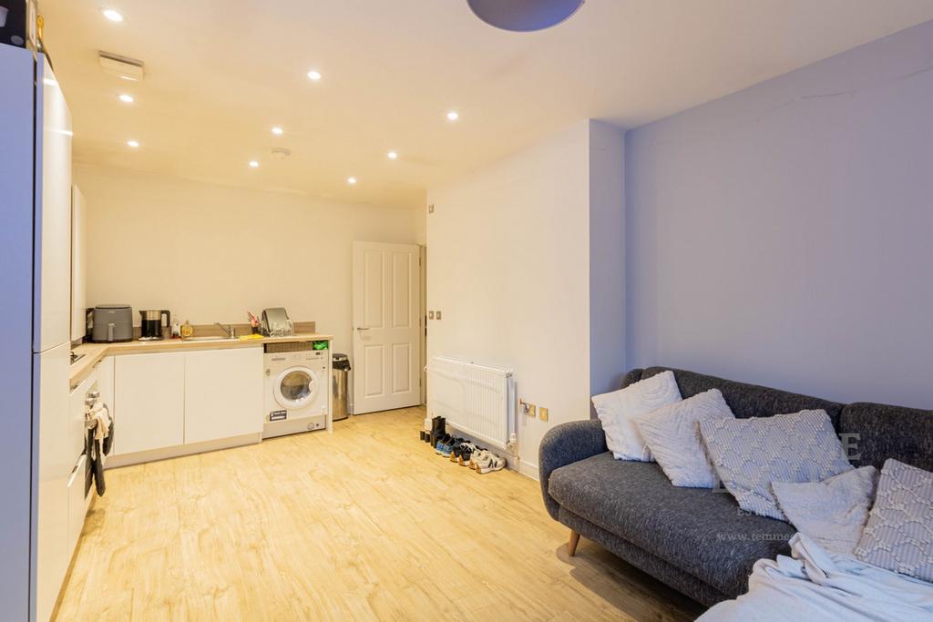 Whitmore Drive, Colchester, CO4 2 bed detached house for sale £260,000