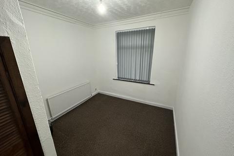 2 bedroom flat to rent, Plymouth Grove, Manchester, M13