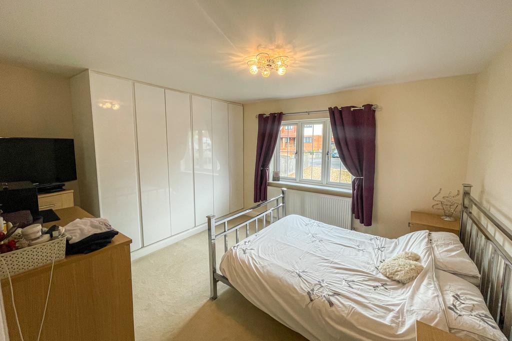 Wraysbury 3 bed detached bungalow for sale £700,000