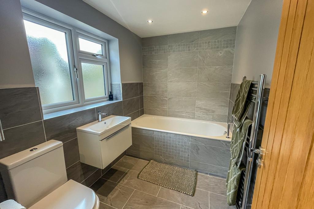 En suite bathroom