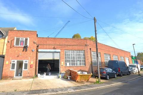 Warehouse to rent - Fabrication House - The Ham, Brentford, London