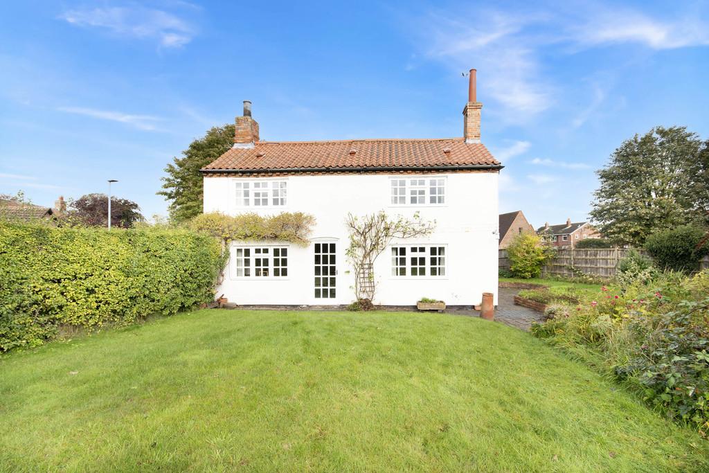 Sutton cum Lound, Retford 3 bed cottage for sale £180,000