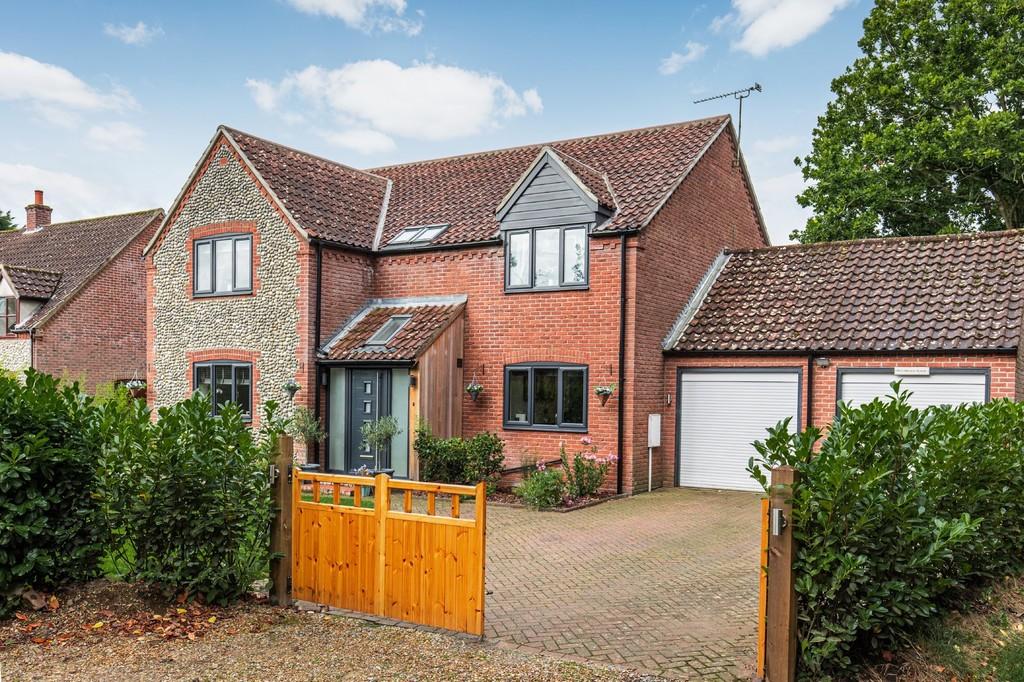 Aylmerton 4 bed detached house for sale £625,000