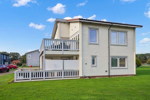 3 bedroom detached house for sale, Fairway Lakes Village, Fritton