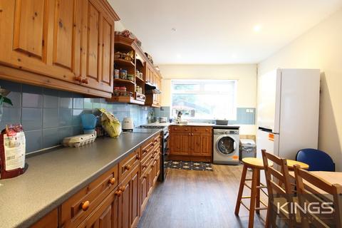 4 bedroom terraced house to rent, Highcliff Avenue, Southampton