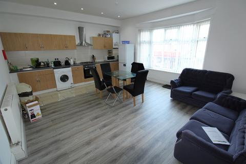 4 bedroom flat to rent, Portswood Road