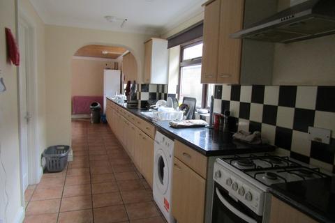 6 bedroom terraced house to rent, Spear Road