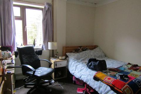 6 bedroom terraced house to rent, Spear Road