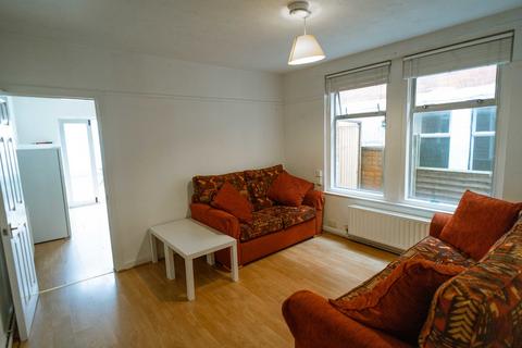 4 bedroom house share to rent, Burlington Road, Southampton