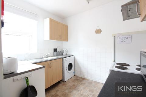 3 bedroom flat to rent, Portswood Road