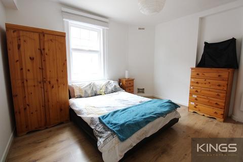 3 bedroom flat to rent, Portswood Road