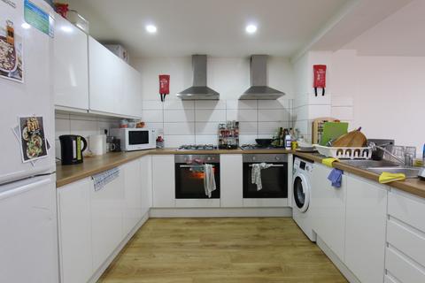 6 bedroom terraced house to rent, Earls Road, Southampton