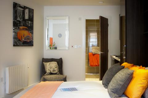 Studio to rent, High Road, Southampton