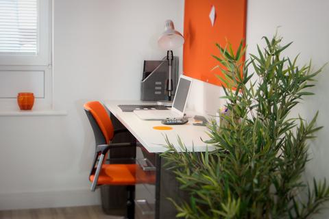 Studio to rent, High Road, Southampton