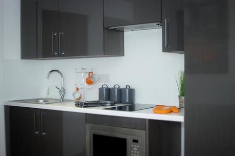 Studio to rent, High Road, Southampton