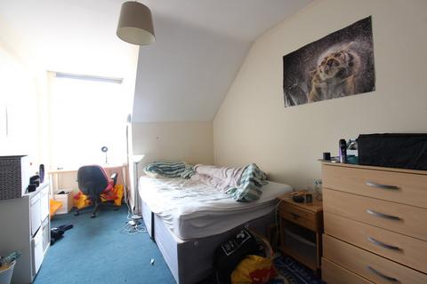 4 bedroom flat to rent - Portswood Road, Southampton