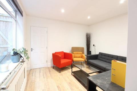 undefined, Newcombe Road, Polygon