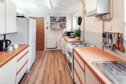 5 bedroom semi-detached house to rent, Mayfield Road