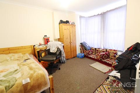 6 bedroom terraced house to rent, Burlington Road