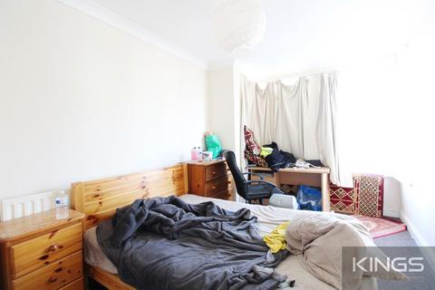 6 bedroom terraced house to rent, Burlington Road