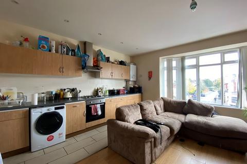 4 bedroom flat to rent, Portswood Road