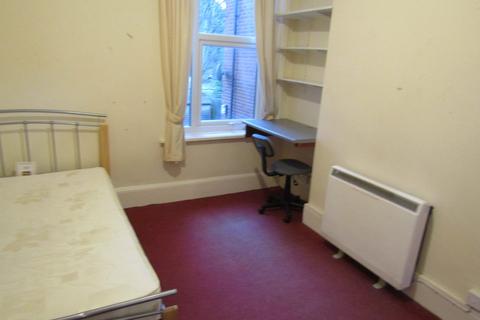 6 bedroom terraced house to rent, Shakespeare Avenue, Southampton