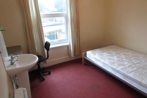 6 bedroom terraced house to rent, Shakespeare Avenue, Southampton