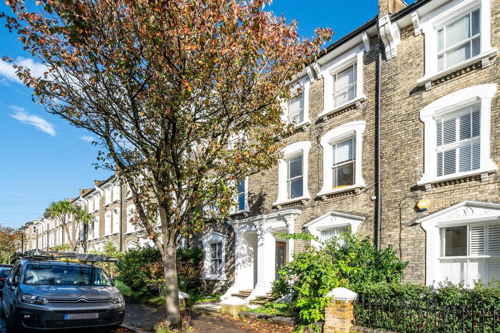 Quentin Road, Blackheath, London, SE13 2 bed flat - £570,000